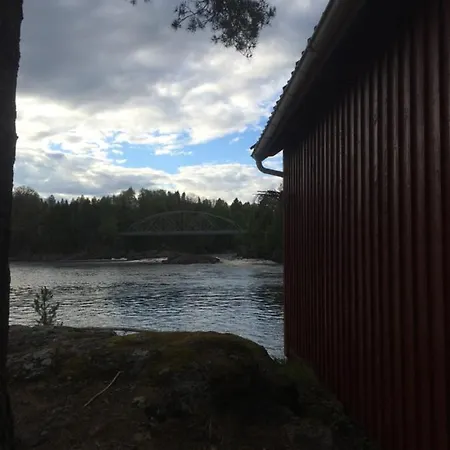 Nye Hytta,holmfoss/kvelde *